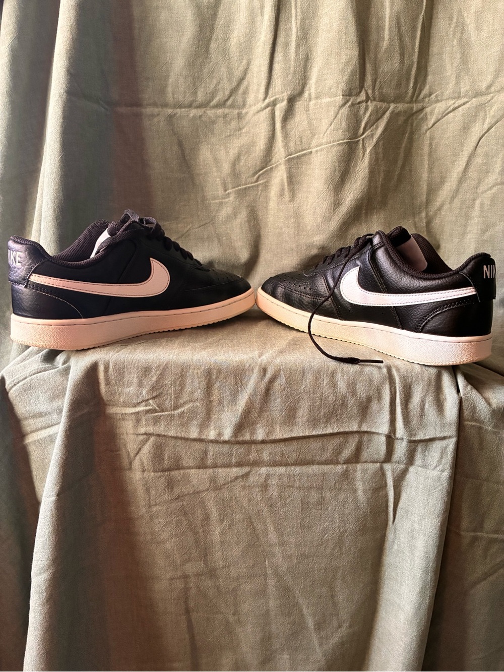Nike Black Sneakers with White Swoosh - Picture 11 of 16